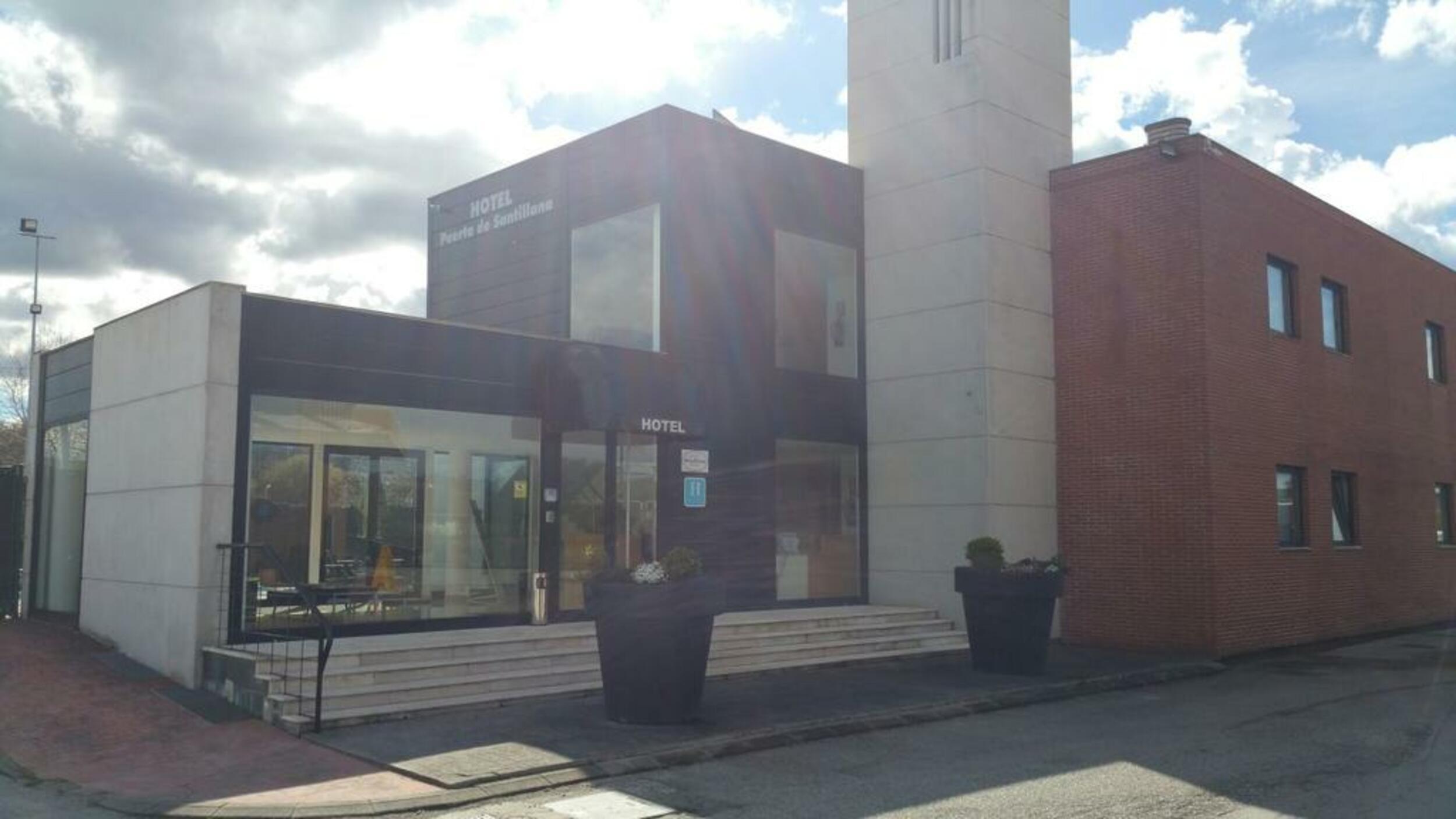 Puerta De Santillana Reocín Exterior foto